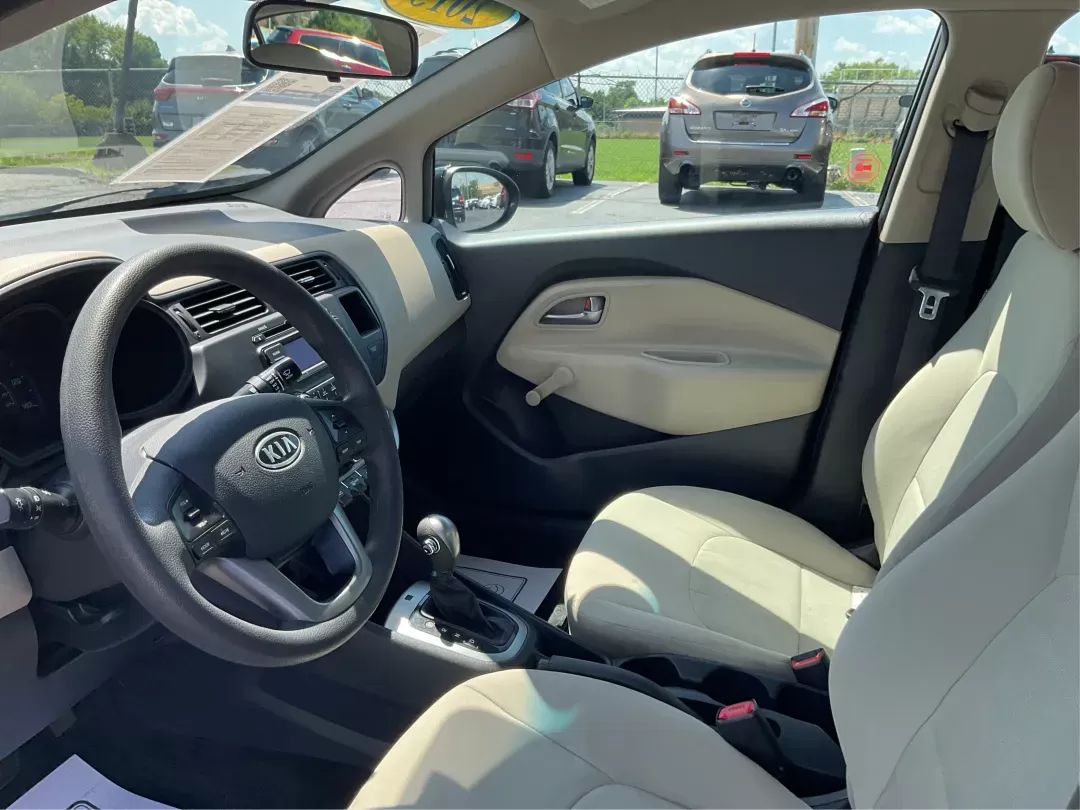 2013 Kia Rio LX (KNADM4A35D6) with an 1.6L I-4 gasoline direct injection engine, located at 1230 East Main St, Xenia, OH, 45385, (937) 908-9800, 39.688026, -83.910172 - Photo#8