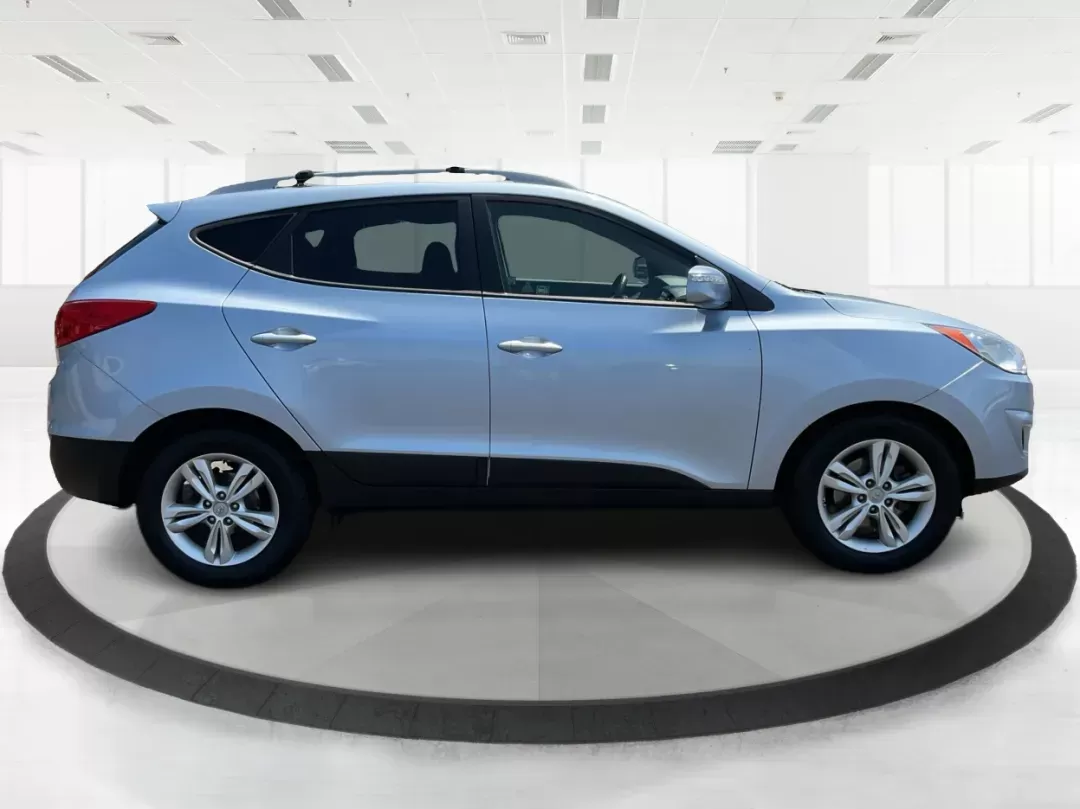 2012 Hyundai Tucson GLS (KM8JU3AC7CU) with an Theta II 2.4L I-4 DOHC engine, located at 1184 Kauffman Ave, Fairborn, OH, 45324, (937) 908-9800, 39.807072, -84.030914 - Photo#1