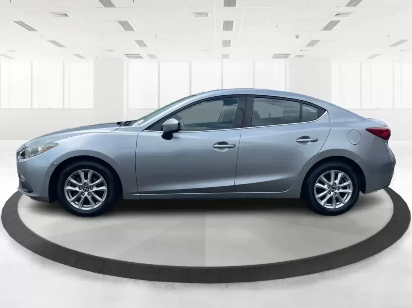 2016 Mazda Mazda3 i Sport (JM1BM1U73G1) with an SKYACTIV-G 2L I-4 gasoline direct injection engine, located at 1184 Kauffman Ave, Fairborn, OH, 45324, (937) 908-9800, 39.807072, -84.030914 - Experience a new level of driving with the 2016 Mazda3 i Sport, available now at Advantage Car and Credit in Fairborn, OH. This stylish sedan is more than just a mode of transportation; it's your perfect companion for everything from daily commutes to weekend road trips. With an impressive fuel-effi - Photo#4