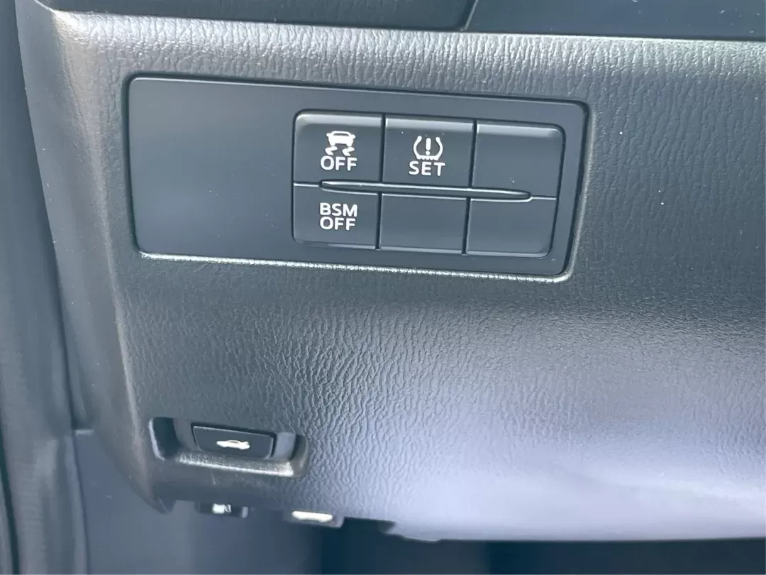 2016 Mazda Mazda3 i Sport (JM1BM1U73G1) with an SKYACTIV-G 2L I-4 gasoline direct injection engine, located at 1184 Kauffman Ave, Fairborn, OH, 45324, (937) 908-9800, 39.807072, -84.030914 - Photo#15