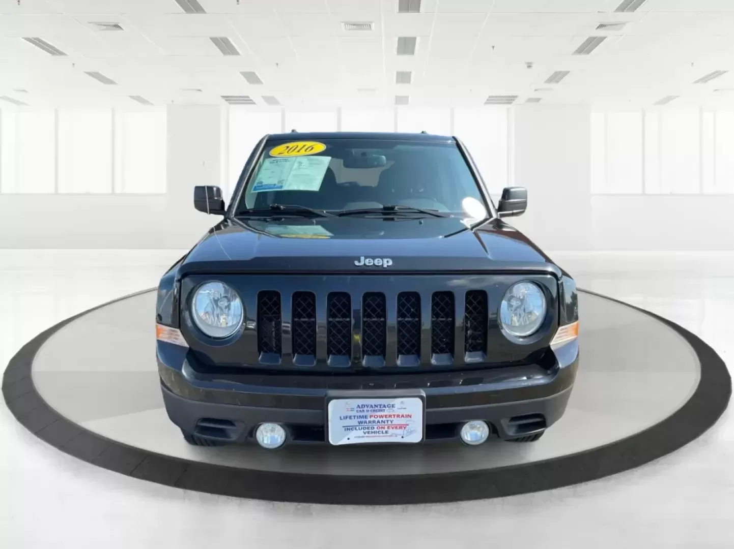 2016 Jeep Patriot Latitude (1C4NJRFB2GD) with an 2.4L I-4 DOHC engine, located at 4508 South Dixie Dr, Moraine, OH, 45439, (937) 908-9800, 39.689976, -84.218452 - **Adventure Awaits in This 2016 Jeep Patriot Latitude: Perfect for Your Next Journey!**<br /> <br /> Are you ready to embrace adventure like never before? The 2016 Jeep Patriot Latitude is the SUV you've been waiting for-ideal for weekend getaways and everyday commutes alike. With its robust build a - Photo#6