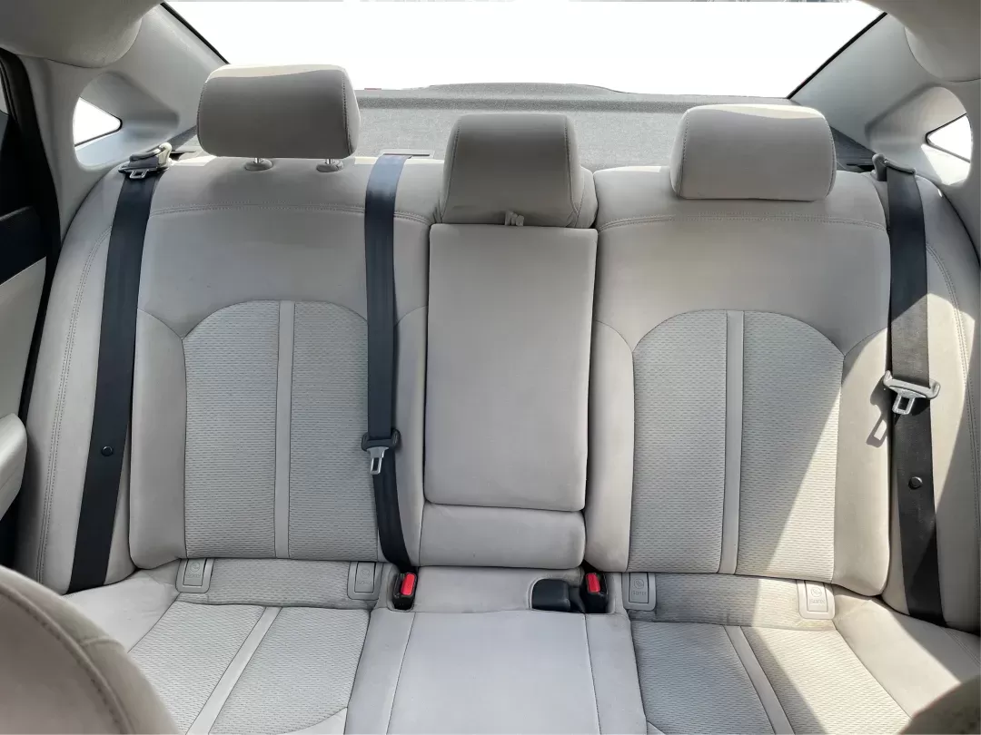 2015 Hyundai Sonata SE (5NPE24AF4FH) with an 2.4L I-4 gasoline direct injection engine, located at 880 E. National Road, Vandalia, OH, 45377, (937) 908-9800, 39.891918, -84.183594 - Photo#13