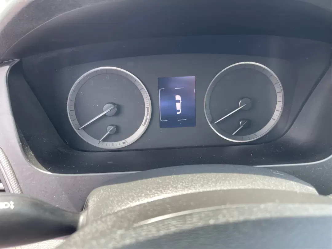 2015 Hyundai Sonata SE (5NPE24AF4FH) with an 2.4L I-4 gasoline direct injection engine, located at 880 E. National Road, Vandalia, OH, 45377, (937) 908-9800, 39.891918, -84.183594 - Photo#14