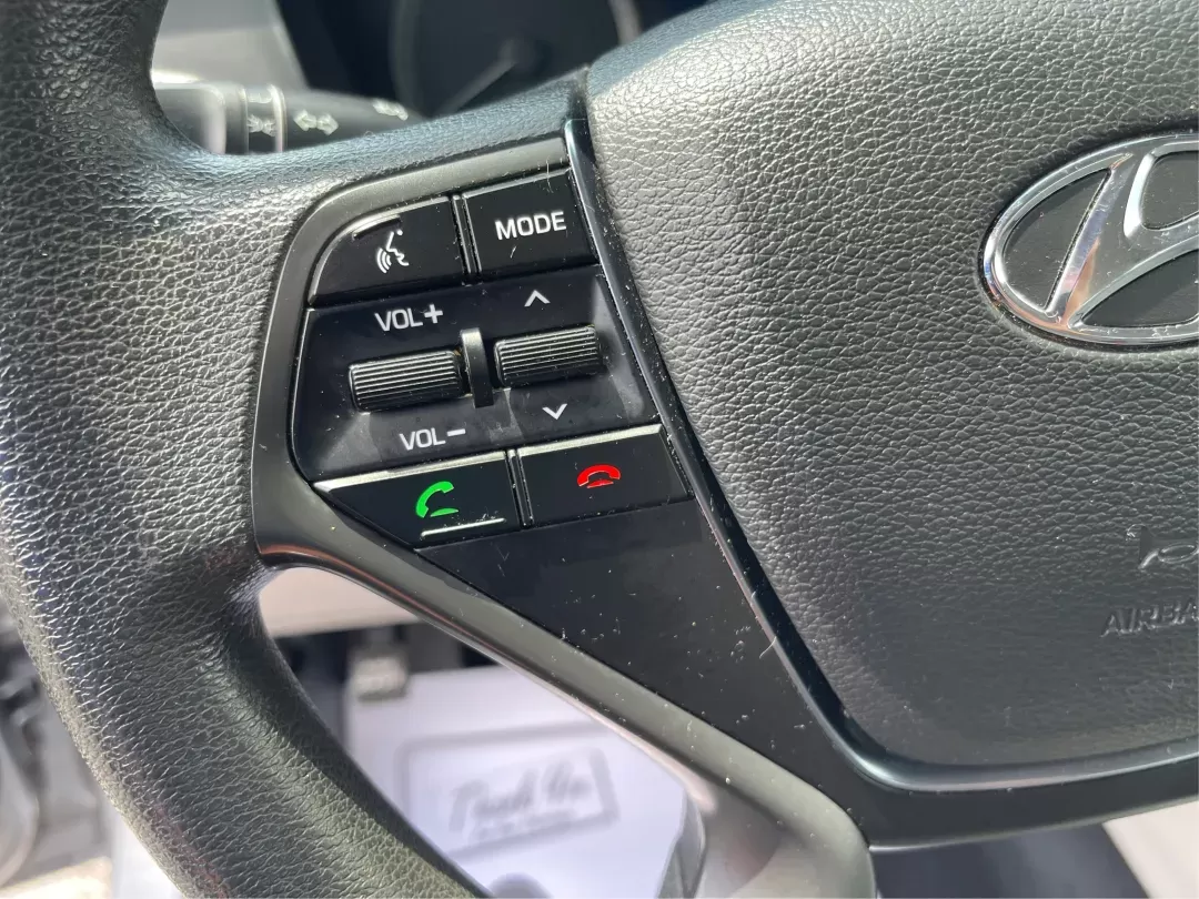2015 Hyundai Sonata SE (5NPE24AF4FH) with an 2.4L I-4 gasoline direct injection engine, located at 880 E. National Road, Vandalia, OH, 45377, (937) 908-9800, 39.891918, -84.183594 - Photo#15