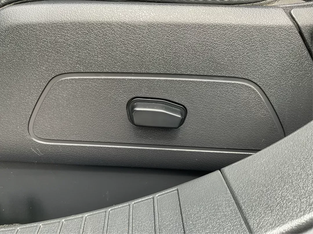 2016 Jeep Compass High Altitude Edition (1C4NJDEB6GD) with an 2.4L I-4 DOHC engine, located at 8750 N County Rd 25A, Piqua, OH, 45356, (937) 908-9800, 40.164391, -84.232513 - Photo#16