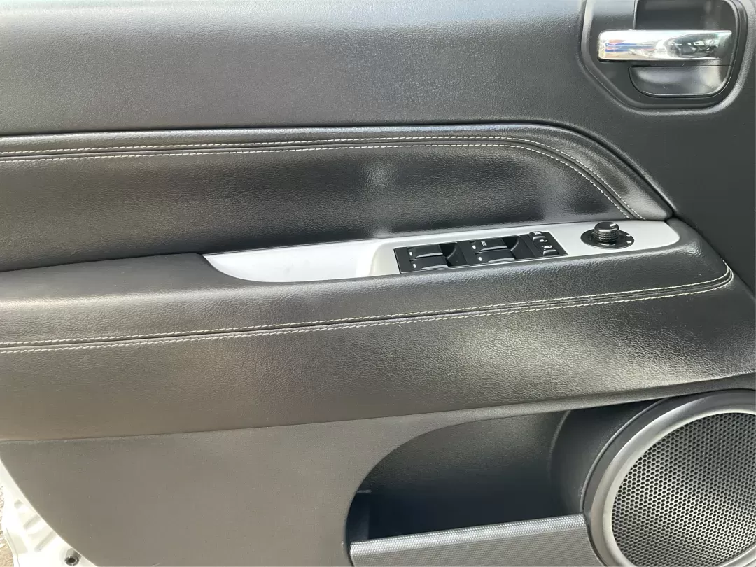 2016 Jeep Compass High Altitude Edition (1C4NJDEB6GD) with an 2.4L I-4 DOHC engine, located at 8750 N County Rd 25A, Piqua, OH, 45356, (937) 908-9800, 40.164391, -84.232513 - Photo#17