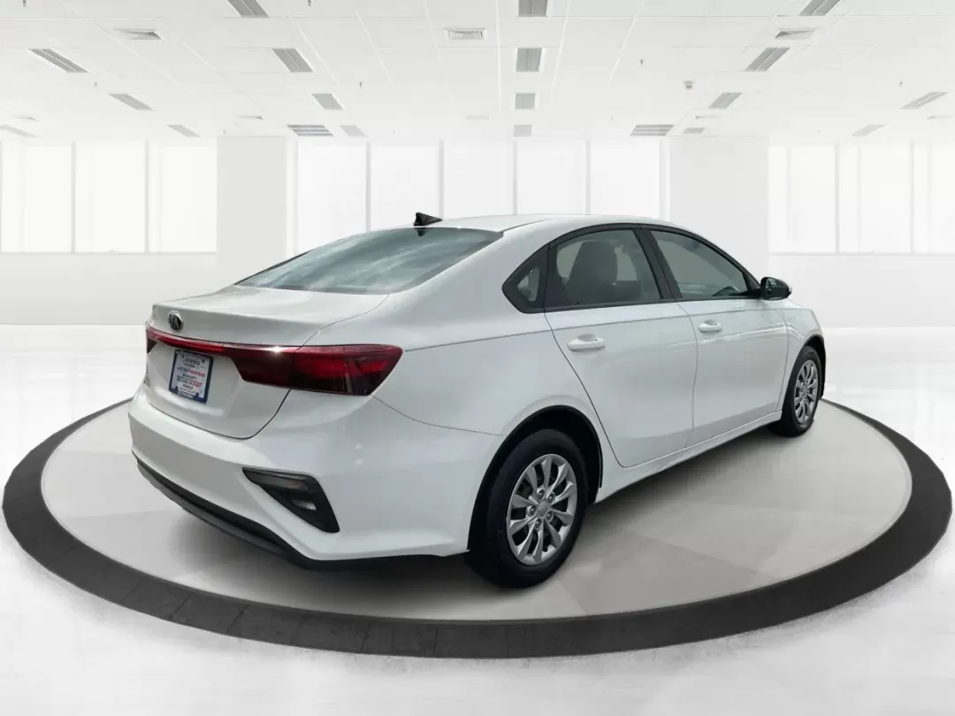 2019 Kia Forte FE (3KPF24AD2KE) with an 2L I-4 DOHC engine, located at 1099 N County Rd 25A , Troy, OH, 45373, (937) 908-9800, 40.057079, -84.212883 - Photo#2