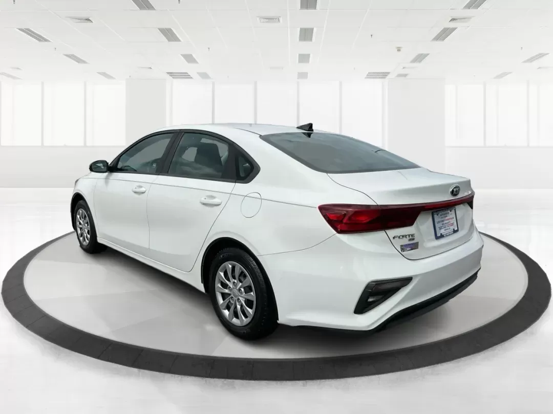 2019 Kia Forte FE (3KPF24AD2KE) with an 2L I-4 DOHC engine, located at 1099 N County Rd 25A , Troy, OH, 45373, (937) 908-9800, 40.057079, -84.212883 - Photo#4