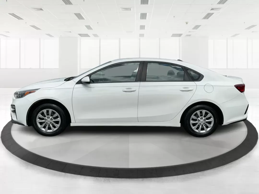 2019 Kia Forte FE (3KPF24AD2KE) with an 2L I-4 DOHC engine, located at 1099 N County Rd 25A , Troy, OH, 45373, (937) 908-9800, 40.057079, -84.212883 - Photo#5