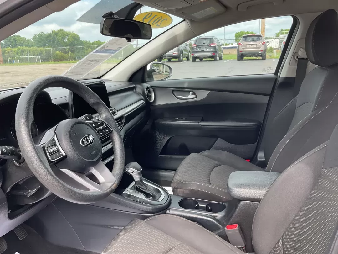 2019 Kia Forte FE (3KPF24AD2KE) with an 2L I-4 DOHC engine, located at 1099 N County Rd 25A , Troy, OH, 45373, (937) 908-9800, 40.057079, -84.212883 - Photo#8