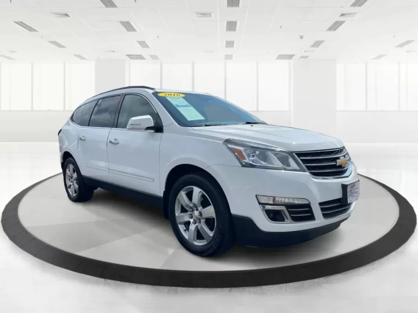 2016 Chevrolet Traverse LTZ (1GNKVJKD6GJ) with an 3.6L V-6 gasoline direct injection engine, located at 1184 Kauffman Ave, Fairborn, OH, 45324, (937) 908-9800, 39.807072, -84.030914 - **Explore Family Adventures with the 2016 Chevrolet Traverse LTZ at Advantage Car and Credit!**<br /> <br /> Are you ready to elevate your family adventures? The 2016 Chevrolet Traverse LTZ is designed for those who lead active lifestyles, whether you're planning a weekend getaway to nearby Yellow S - Photo#0