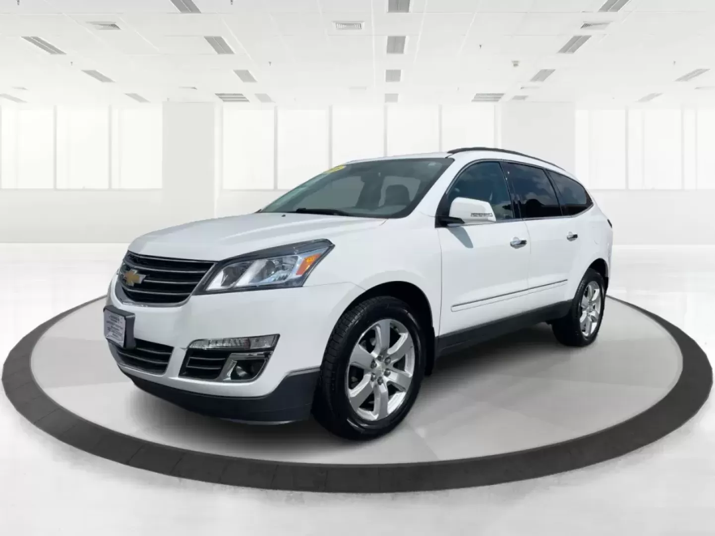 2016 Chevrolet Traverse LTZ (1GNKVJKD6GJ) with an 3.6L V-6 gasoline direct injection engine, located at 1184 Kauffman Ave, Fairborn, OH, 45324, (937) 908-9800, 39.807072, -84.030914 - **Explore Family Adventures with the 2016 Chevrolet Traverse LTZ at Advantage Car and Credit!**<br /> <br /> Are you ready to elevate your family adventures? The 2016 Chevrolet Traverse LTZ is designed for those who lead active lifestyles, whether you're planning a weekend getaway to nearby Yellow S - Photo#7