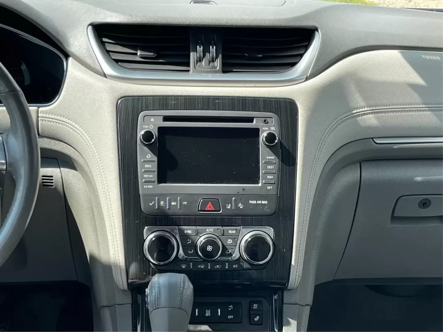 2016 Chevrolet Traverse LTZ (1GNKVJKD6GJ) with an 3.6L V-6 gasoline direct injection engine, located at 1184 Kauffman Ave, Fairborn, OH, 45324, (937) 908-9800, 39.807072, -84.030914 - **Explore Family Adventures with the 2016 Chevrolet Traverse LTZ at Advantage Car and Credit!**<br /> <br /> Are you ready to elevate your family adventures? The 2016 Chevrolet Traverse LTZ is designed for those who lead active lifestyles, whether you're planning a weekend getaway to nearby Yellow S - Photo#12