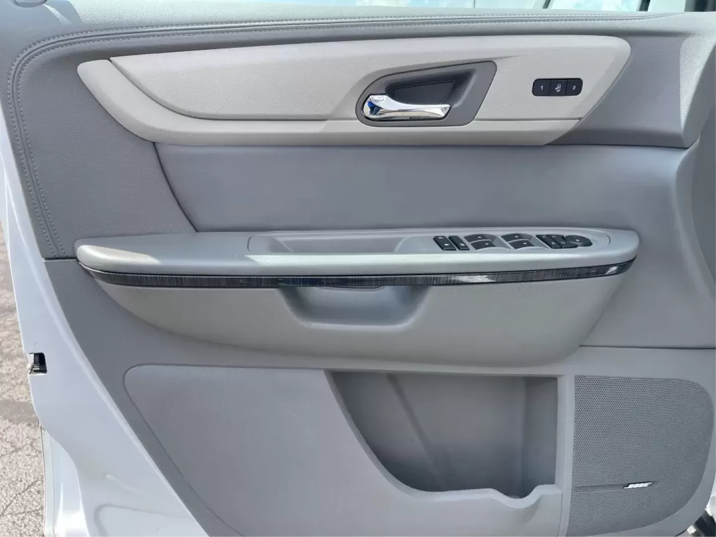 2016 Chevrolet Traverse LTZ (1GNKVJKD6GJ) with an 3.6L V-6 gasoline direct injection engine, located at 1184 Kauffman Ave, Fairborn, OH, 45324, (937) 908-9800, 39.807072, -84.030914 - **Explore Family Adventures with the 2016 Chevrolet Traverse LTZ at Advantage Car and Credit!**<br /> <br /> Are you ready to elevate your family adventures? The 2016 Chevrolet Traverse LTZ is designed for those who lead active lifestyles, whether you're planning a weekend getaway to nearby Yellow S - Photo#18