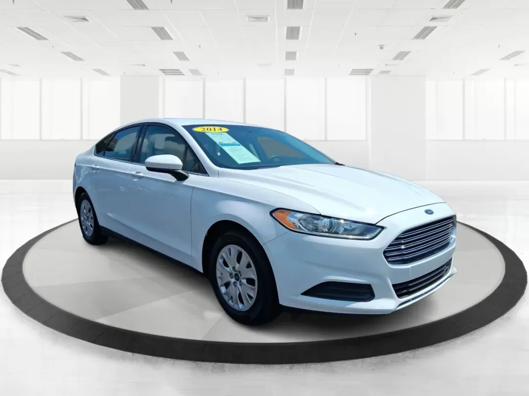 2014 Ford Fusion S (1FA6P0G70E5) with an Duratec 2.5L I-4 DOHC engine, located at 880 E. National Road, Vandalia, OH, 45377, (937) 908-9800, 39.891918, -84.183594 - **Discover Your Perfect Commuter Companion: 2014 Ford Fusion S at Advantage Car and Credit**<br /> <br /> Are you in search of a reliable sedan that seamlessly blends style, comfort, and affordability? Look no further! The 2014 Ford Fusion S is the ultimate choice for budget-conscious buyers and gro - Photo#0