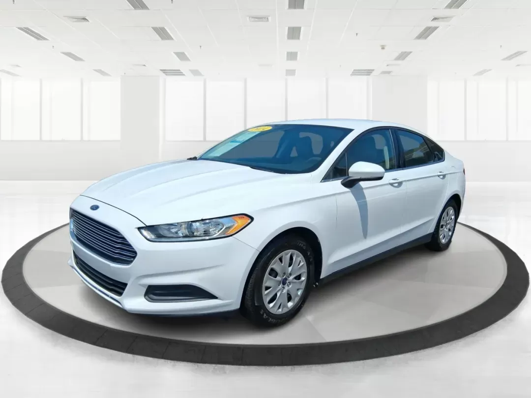 2014 Ford Fusion S (1FA6P0G70E5) with an Duratec 2.5L I-4 DOHC engine, located at 880 E. National Road, Vandalia, OH, 45377, (937) 908-9800, 39.891918, -84.183594 - **Discover Your Perfect Commuter Companion: 2014 Ford Fusion S at Advantage Car and Credit**<br /> <br /> Are you in search of a reliable sedan that seamlessly blends style, comfort, and affordability? Look no further! The 2014 Ford Fusion S is the ultimate choice for budget-conscious buyers and gro - Photo#7