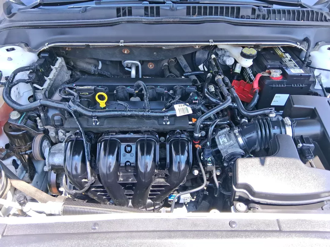2014 Ford Fusion S (1FA6P0G70E5) with an Duratec 2.5L I-4 DOHC engine, located at 880 E. National Road, Vandalia, OH, 45377, (937) 908-9800, 39.891918, -84.183594 - **Discover Your Perfect Commuter Companion: 2014 Ford Fusion S at Advantage Car and Credit**<br /> <br /> Are you in search of a reliable sedan that seamlessly blends style, comfort, and affordability? Look no further! The 2014 Ford Fusion S is the ultimate choice for budget-conscious buyers and gro - Photo#10