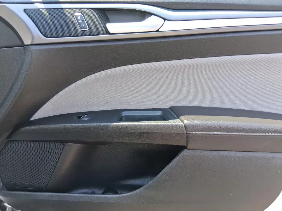 2014 Ford Fusion S (1FA6P0G70E5) with an Duratec 2.5L I-4 DOHC engine, located at 880 E. National Road, Vandalia, OH, 45377, (937) 908-9800, 39.891918, -84.183594 - **Discover Your Perfect Commuter Companion: 2014 Ford Fusion S at Advantage Car and Credit**<br /> <br /> Are you in search of a reliable sedan that seamlessly blends style, comfort, and affordability? Look no further! The 2014 Ford Fusion S is the ultimate choice for budget-conscious buyers and gro - Photo#18