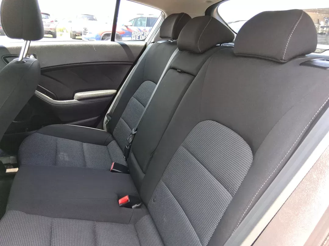 2017 Kia Forte LX (KNAFK5A8XH5) with an 2L I-4 DOHC engine, located at 1951 S Dayton Lakeview Rd., New Carlisle, OH, 45344, (937) 908-9800, 39.890999, -84.050255 - **Discover Adventure with the 2017 Kia Forte LX at Advantage Car and Credit!**<br /> <br /> Are you ready to elevate your daily commute or embark on a weekend adventure? The 2017 Kia Forte LX is your perfect companion, combining style, comfort, and impressive efficiency. With its eye-catching Clear - Photo#9