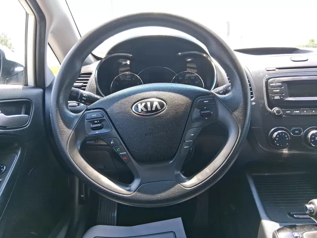2017 Kia Forte LX (KNAFK5A8XH5) with an 2L I-4 DOHC engine, located at 1951 S Dayton Lakeview Rd., New Carlisle, OH, 45344, (937) 908-9800, 39.890999, -84.050255 - **Discover Adventure with the 2017 Kia Forte LX at Advantage Car and Credit!**<br /> <br /> Are you ready to elevate your daily commute or embark on a weekend adventure? The 2017 Kia Forte LX is your perfect companion, combining style, comfort, and impressive efficiency. With its eye-catching Clear - Photo#15