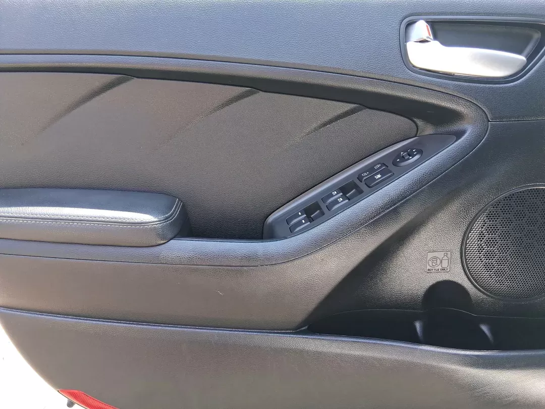 2017 Kia Forte LX (KNAFK5A8XH5) with an 2L I-4 DOHC engine, located at 1951 S Dayton Lakeview Rd., New Carlisle, OH, 45344, (937) 908-9800, 39.890999, -84.050255 - **Discover Adventure with the 2017 Kia Forte LX at Advantage Car and Credit!**<br /> <br /> Are you ready to elevate your daily commute or embark on a weekend adventure? The 2017 Kia Forte LX is your perfect companion, combining style, comfort, and impressive efficiency. With its eye-catching Clear - Photo#16