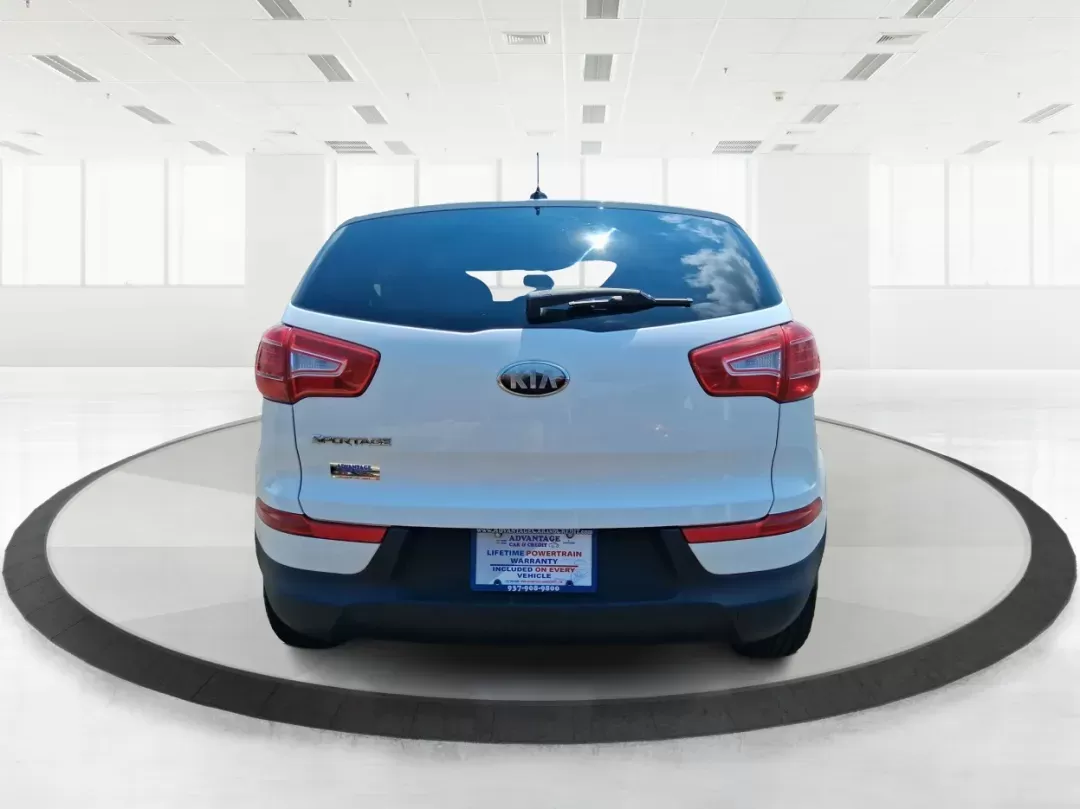 2013 Kia Sportage LX (KNDPBCA20D7) with an 2.4L I-4 DOHC engine, located at 1230 East Main St, Xenia, OH, 45385, (937) 908-9800, 39.688026, -83.910172 - ### Explore Every Adventure with the 2013 Kia Sportage LX at Advantage Car and Credit!<br /> <br /> Are you ready to elevate your daily commute or embark on unforgettable weekend adventures? The 2013 Kia Sportage LX is the perfect crossover for anyone seeking a reliable and versatile vehicle. Whethe - Photo#3