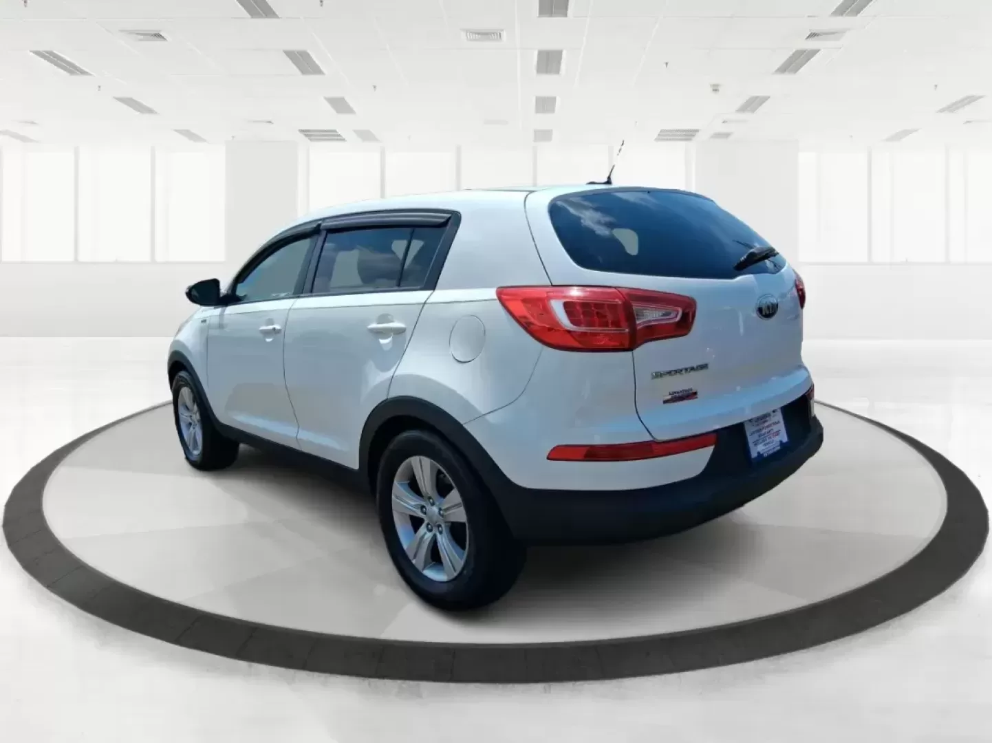 2013 Kia Sportage LX (KNDPBCA20D7) with an 2.4L I-4 DOHC engine, located at 1230 East Main St, Xenia, OH, 45385, (937) 908-9800, 39.688026, -83.910172 - **Unlock Adventure with the 2013 Kia Sportage LX Perfect for Your Next Journey!**<br /> <br /> Are you ready to elevate your lifestyle with a vehicle that combines practicality and excitement? The 2013 Kia Sportage LX, available at Advantage Car and Credit in Fairborn, OH, is your ideal partner for - Photo#4