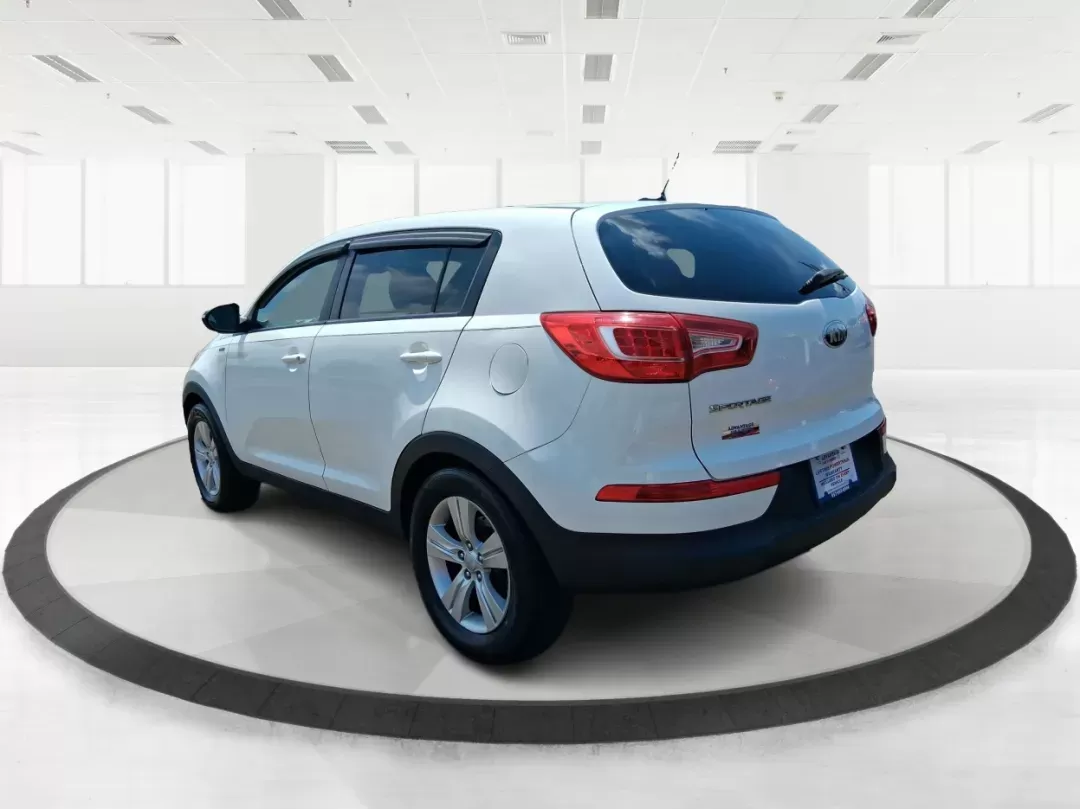 2013 Kia Sportage LX (KNDPBCA20D7) with an 2.4L I-4 DOHC engine, located at 1230 East Main St, Xenia, OH, 45385, (937) 908-9800, 39.688026, -83.910172 - ### Explore Every Adventure with the 2013 Kia Sportage LX at Advantage Car and Credit!<br /> <br /> Are you ready to elevate your daily commute or embark on unforgettable weekend adventures? The 2013 Kia Sportage LX is the perfect crossover for anyone seeking a reliable and versatile vehicle. Whethe - Photo#4