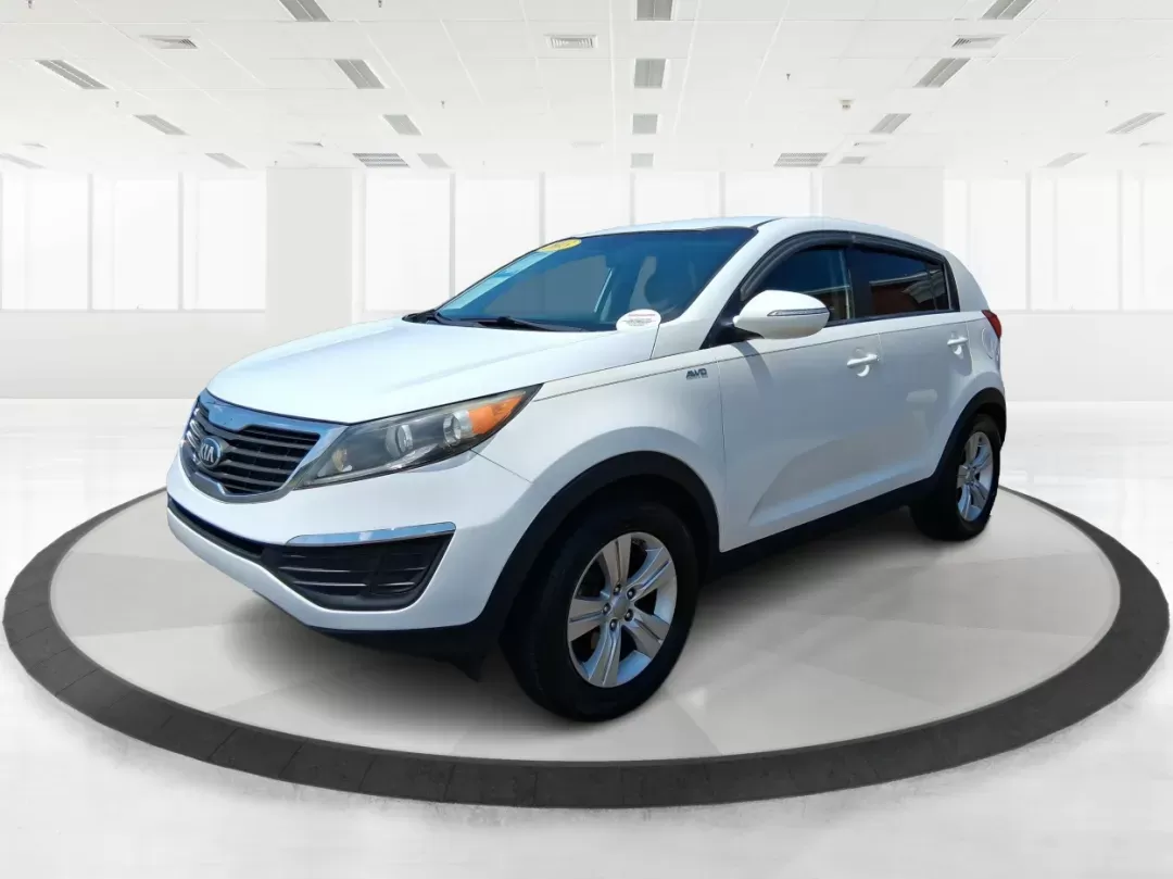 2013 Kia Sportage LX (KNDPBCA20D7) with an 2.4L I-4 DOHC engine, located at 1230 East Main St, Xenia, OH, 45385, (937) 908-9800, 39.688026, -83.910172 - ### Explore Every Adventure with the 2013 Kia Sportage LX at Advantage Car and Credit!<br /> <br /> Are you ready to elevate your daily commute or embark on unforgettable weekend adventures? The 2013 Kia Sportage LX is the perfect crossover for anyone seeking a reliable and versatile vehicle. Whethe - Photo#7