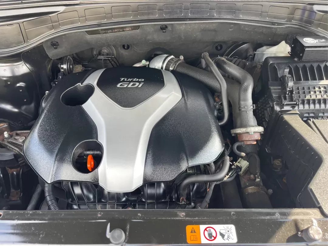 2013 Hyundai Santa Fe Sport 2.0T (5XYZW3LA4DG) with an Theta II 2L I-4 gasoline direct injection engine, located at 1184 Kauffman Ave, Fairborn, OH, 45324, (937) 908-9800, 39.807072, -84.030914 - **Experience Adventure and Comfort with the 2013 Hyundai Santa Fe Sport 2.0T at Advantage Car and Credit!**<br /> <br /> Are you ready to elevate your driving experience? Whether you're navigating the hustle and bustle of daily commutes or planning a spontaneous weekend getaway, the 2013 Hyundai San - Photo#10