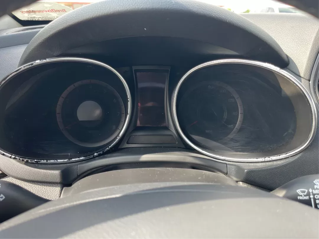 2013 Hyundai Santa Fe Sport 2.0T (5XYZW3LA4DG) with an Theta II 2L I-4 gasoline direct injection engine, located at 1184 Kauffman Ave, Fairborn, OH, 45324, (937) 908-9800, 39.807072, -84.030914 - **Experience Adventure and Comfort with the 2013 Hyundai Santa Fe Sport 2.0T at Advantage Car and Credit!**<br /> <br /> Are you ready to elevate your driving experience? Whether you're navigating the hustle and bustle of daily commutes or planning a spontaneous weekend getaway, the 2013 Hyundai San - Photo#14