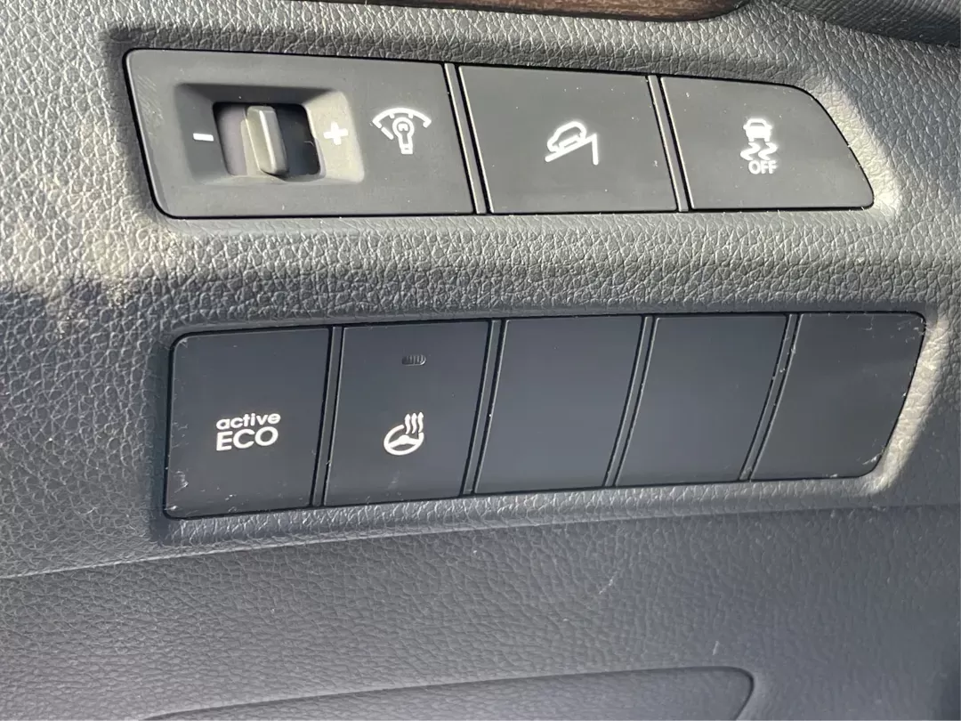 2013 Hyundai Santa Fe Sport 2.0T (5XYZW3LA4DG) with an Theta II 2L I-4 gasoline direct injection engine, located at 1184 Kauffman Ave, Fairborn, OH, 45324, (937) 908-9800, 39.807072, -84.030914 - **Experience Adventure and Comfort with the 2013 Hyundai Santa Fe Sport 2.0T at Advantage Car and Credit!**<br /> <br /> Are you ready to elevate your driving experience? Whether you're navigating the hustle and bustle of daily commutes or planning a spontaneous weekend getaway, the 2013 Hyundai San - Photo#16