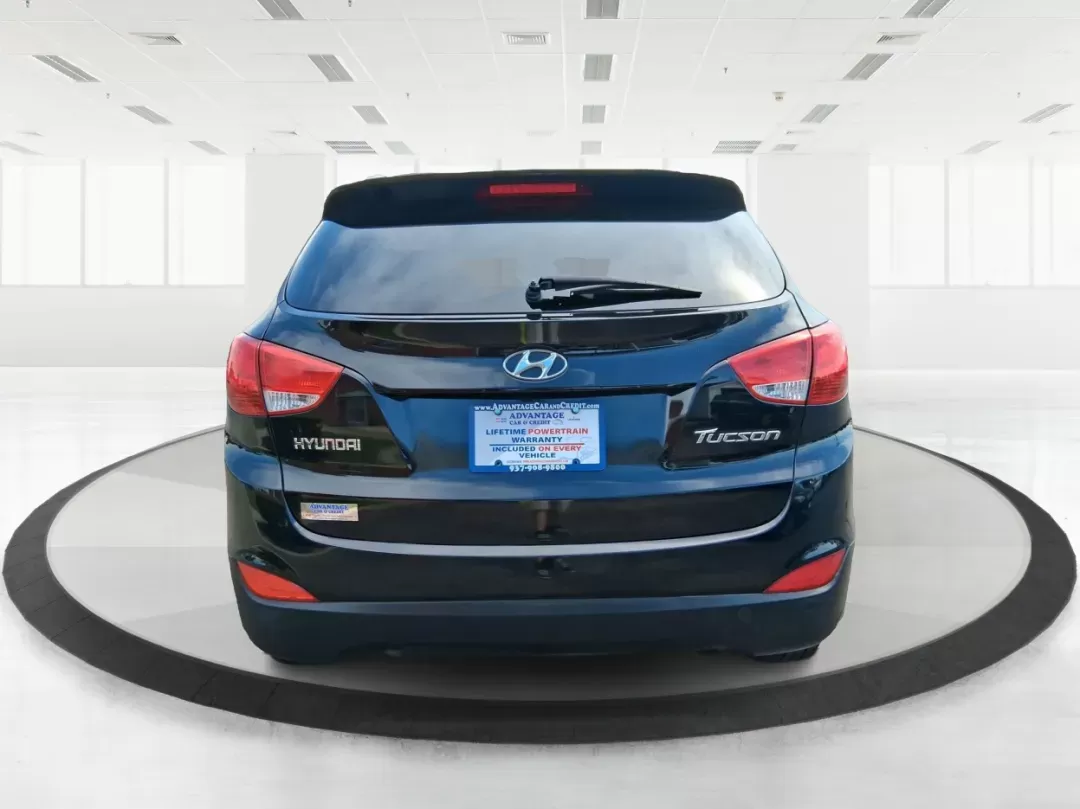 2012 Hyundai Tucson GLS (KM8JU3AC2CU) with an Theta II 2.4L I-4 DOHC engine, located at 880 E. National Road, Vandalia, OH, 45377, (937) 908-9800, 39.891918, -84.183594 - **Discover Your Next Adventure with the 2012 Hyundai Tucson GLS at Advantage Car and Credit!**<br /> <br /> Are you ready to elevate your lifestyle with a vehicle that meets the demands of your family, your daily commute, or those exciting weekend getaways? Look no further than the 2012 Hyundai Tucs - Photo#3