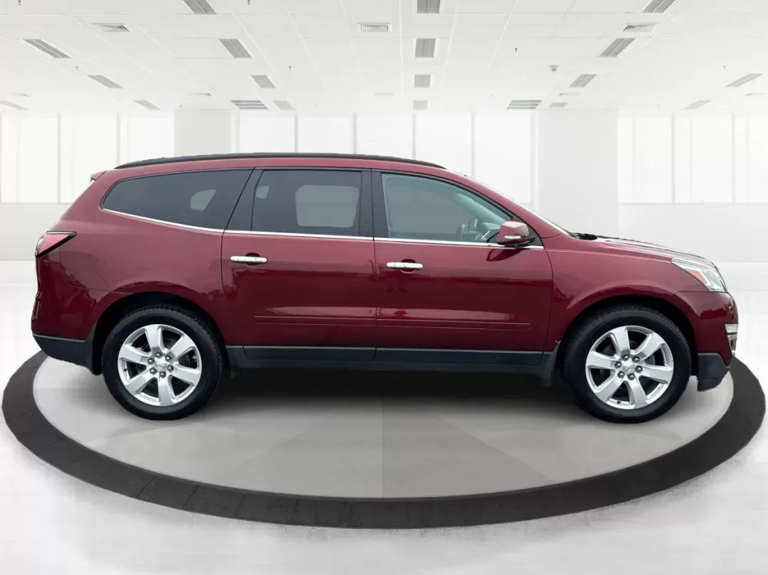 2017 Chevrolet Traverse 1LT (1GNKVGKD3HJ) with an 3.6L V-6 gasoline direct injection engine, located at 1099 N County Rd 25A , Troy, OH, 45373, (937) 908-9800, 40.057079, -84.212883 - **Adventure Awaits with the 2017 Chevrolet Traverse at Advantage Car and Credit!** <br /> <br /> If you're searching for a versatile vehicle that can handle everything life throws your way, look no further than this stunning 2017 Chevrolet Traverse. Perfectly suited for growing families, weekend adv - Photo#1