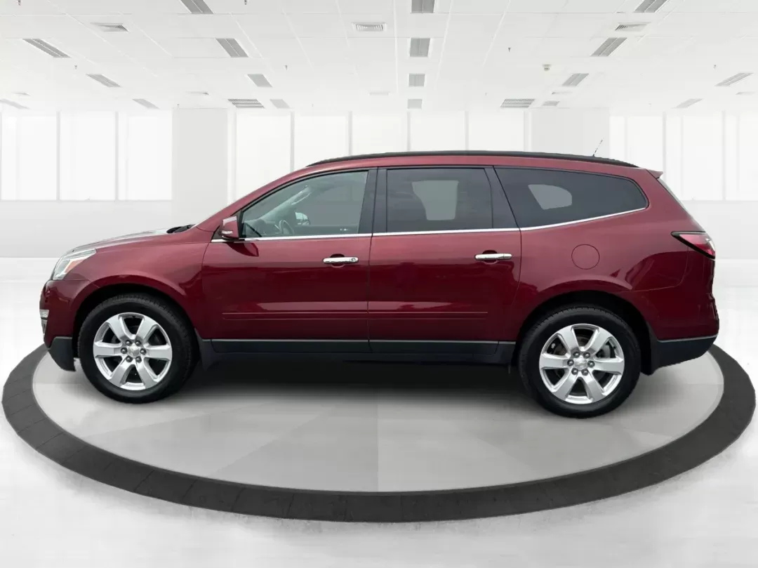 2017 Chevrolet Traverse 1LT (1GNKVGKD3HJ) with an 3.6L V-6 gasoline direct injection engine, located at 1099 N County Rd 25A , Troy, OH, 45373, (937) 908-9800, 40.057079, -84.212883 - **Adventure Awaits with the 2017 Chevrolet Traverse at Advantage Car and Credit!** <br /> <br /> If you're searching for a versatile vehicle that can handle everything life throws your way, look no further than this stunning 2017 Chevrolet Traverse. Perfectly suited for growing families, weekend adv - Photo#5