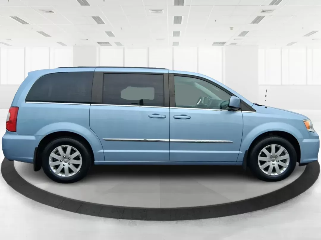 2013 Chrysler Town and Country Touring (2C4RC1BG5DR) with an Pentastar 3.6L V-6 DOHC engine, located at 401 Woodman Dr, Riverside, OH, 45431, (937) 908-9800, 39.760899, -84.123421 - **Discover Your Family's Next Adventure with the 2013 Chrysler Town and Country at Advantage Car and Credit!**<br /> <br /> Are you searching for a reliable vehicle that accommodates your growing family while offering style, comfort, and versatility? Look no further! At Advantage Car and Credit, l - Photo#1