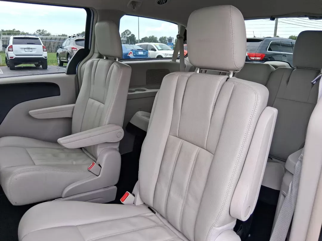 2013 Chrysler Town and Country Touring (2C4RC1BG5DR) with an Pentastar 3.6L V-6 DOHC engine, located at 401 Woodman Dr, Riverside, OH, 45431, (937) 908-9800, 39.760899, -84.123421 - **Discover Your Family's Next Adventure with the 2013 Chrysler Town and Country at Advantage Car and Credit!**<br /> <br /> Are you searching for a reliable vehicle that accommodates your growing family while offering style, comfort, and versatility? Look no further! At Advantage Car and Credit, l - Photo#9