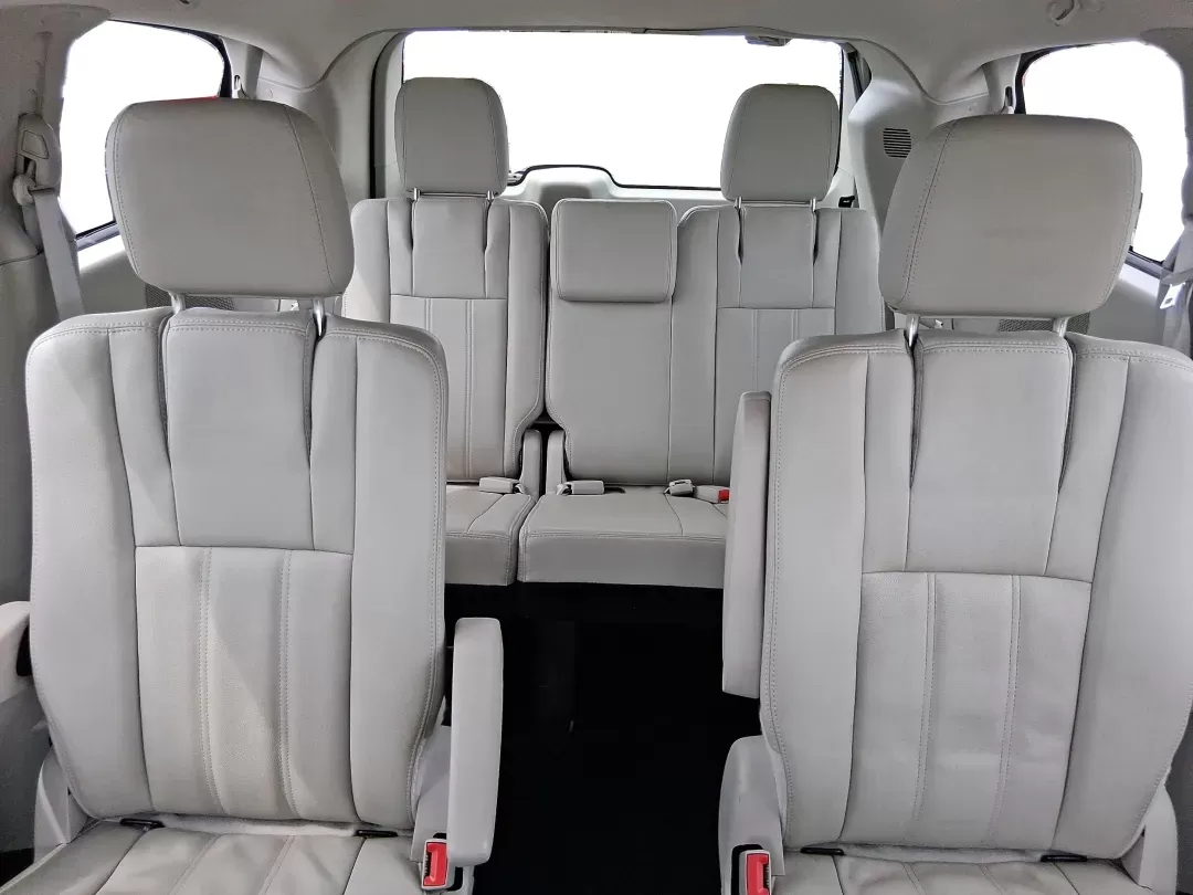 2013 Chrysler Town and Country Touring (2C4RC1BG5DR) with an Pentastar 3.6L V-6 DOHC engine, located at 401 Woodman Dr, Riverside, OH, 45431, (937) 908-9800, 39.760899, -84.123421 - **Discover Your Family's Next Adventure with the 2013 Chrysler Town and Country at Advantage Car and Credit!**<br /> <br /> Are you searching for a reliable vehicle that accommodates your growing family while offering style, comfort, and versatility? Look no further! At Advantage Car and Credit, l - Photo#13