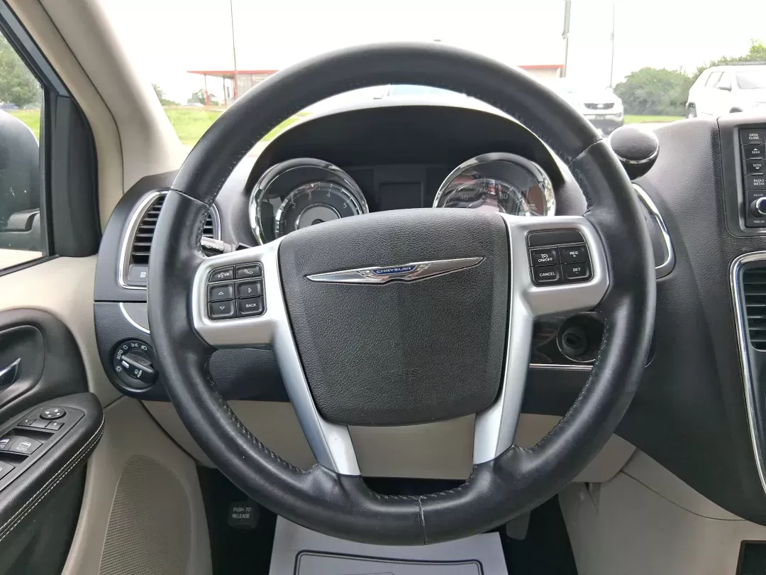 2013 Chrysler Town and Country Touring (2C4RC1BG5DR) with an Pentastar 3.6L V-6 DOHC engine, located at 401 Woodman Dr, Riverside, OH, 45431, (937) 908-9800, 39.760899, -84.123421 - **Discover Your Family's Next Adventure with the 2013 Chrysler Town and Country at Advantage Car and Credit!**<br /> <br /> Are you searching for a reliable vehicle that accommodates your growing family while offering style, comfort, and versatility? Look no further! At Advantage Car and Credit, l - Photo#15
