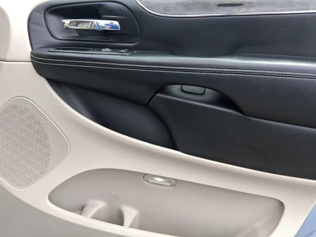 2013 Chrysler Town and Country Touring (2C4RC1BG5DR) with an Pentastar 3.6L V-6 DOHC engine, located at 401 Woodman Dr, Riverside, OH, 45431, (937) 908-9800, 39.760899, -84.123421 - **Discover Your Family's Next Adventure with the 2013 Chrysler Town and Country at Advantage Car and Credit!**<br /> <br /> Are you searching for a reliable vehicle that accommodates your growing family while offering style, comfort, and versatility? Look no further! At Advantage Car and Credit, l - Photo#19