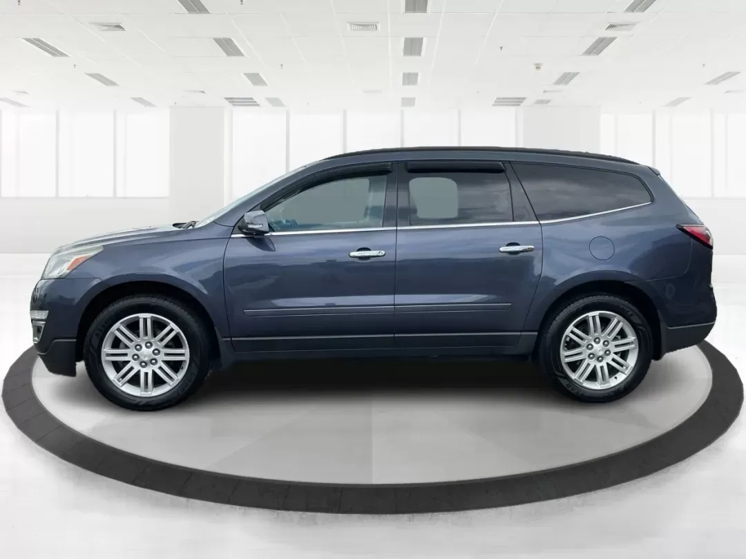 2013 Chevrolet Traverse 1LT (1GNKRGKD0DJ) with an 3.6L V-6 gasoline direct injection engine, located at 1951 S Dayton Lakeview Rd., New Carlisle, OH, 45344, (937) 908-9800, 39.890999, -84.050255 - Photo#4