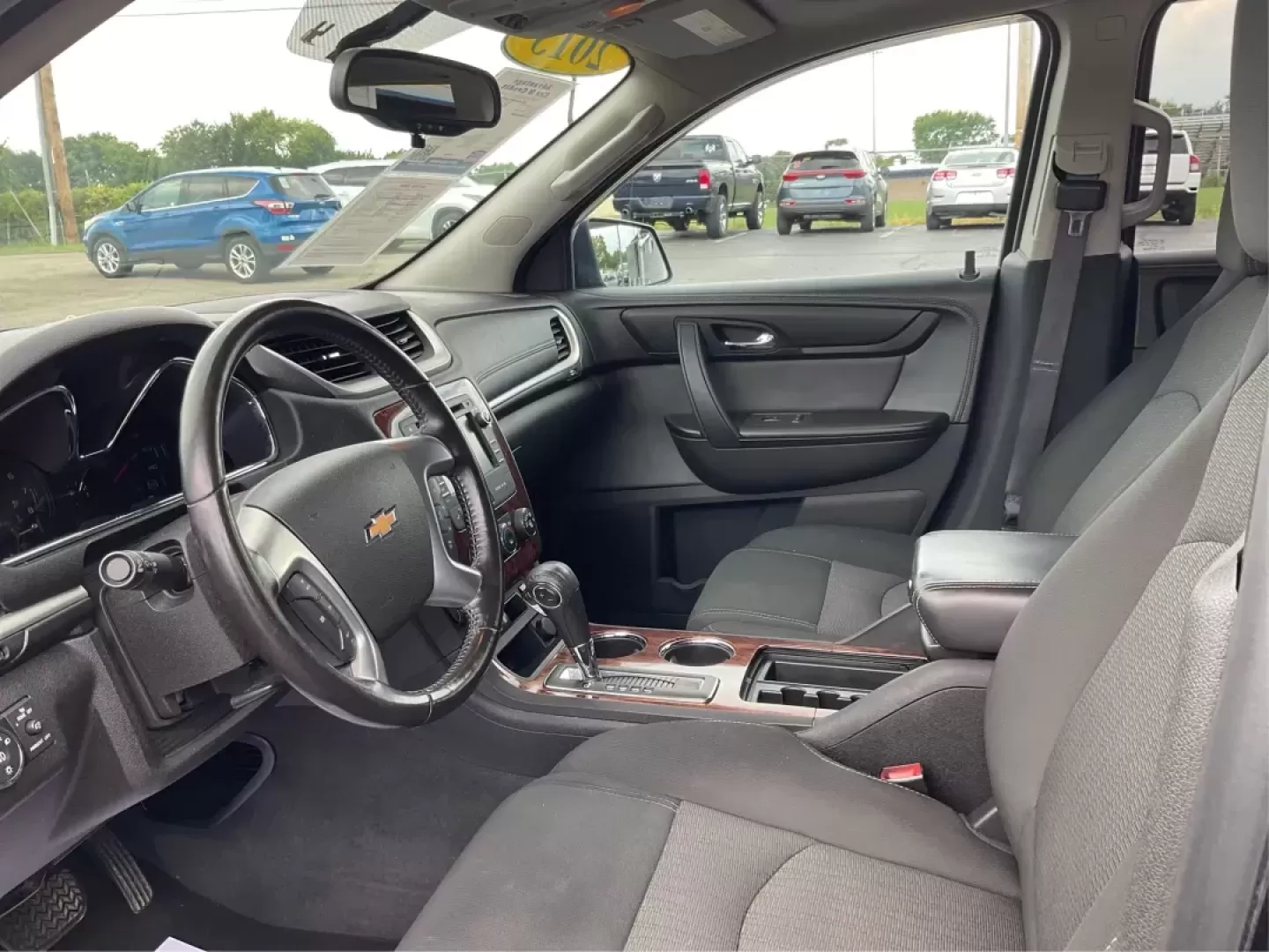 2013 Chevrolet Traverse 1LT (1GNKRGKD0DJ) with an 3.6L V-6 gasoline direct injection engine, located at 1951 S Dayton Lakeview Rd., New Carlisle, OH, 45344, (937) 908-9800, 39.890999, -84.050255 - Photo#7