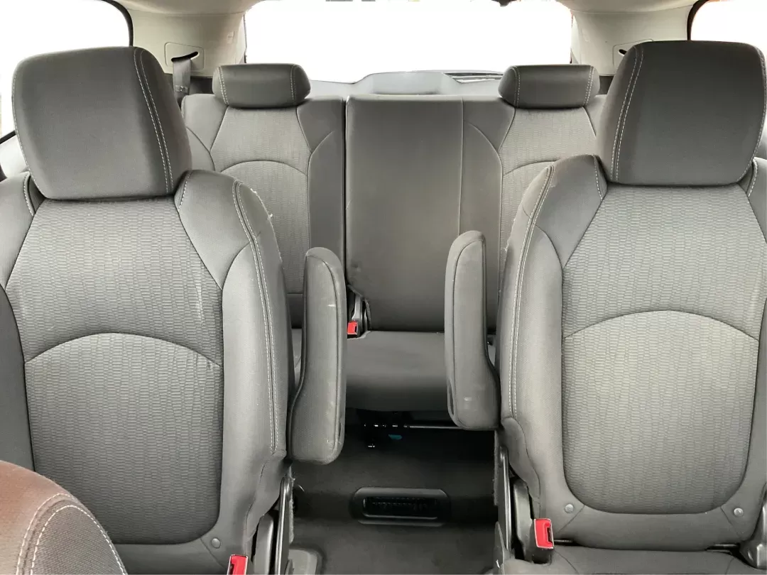 2013 Chevrolet Traverse 1LT (1GNKRGKD0DJ) with an 3.6L V-6 gasoline direct injection engine, located at 1951 S Dayton Lakeview Rd., New Carlisle, OH, 45344, (937) 908-9800, 39.890999, -84.050255 - Photo#12