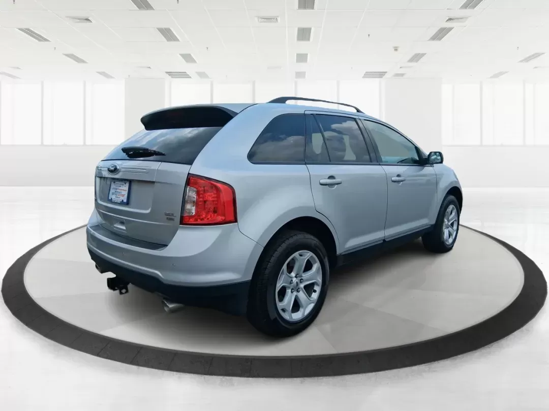 2013 Ford Edge SEL (2FMDK4JC3DB) with an 3.5L V-6 DOHC engine, located at 4508 South Dixie Dr, Moraine, OH, 45439, (937) 908-9800, 39.689976, -84.218452 - Photo#2