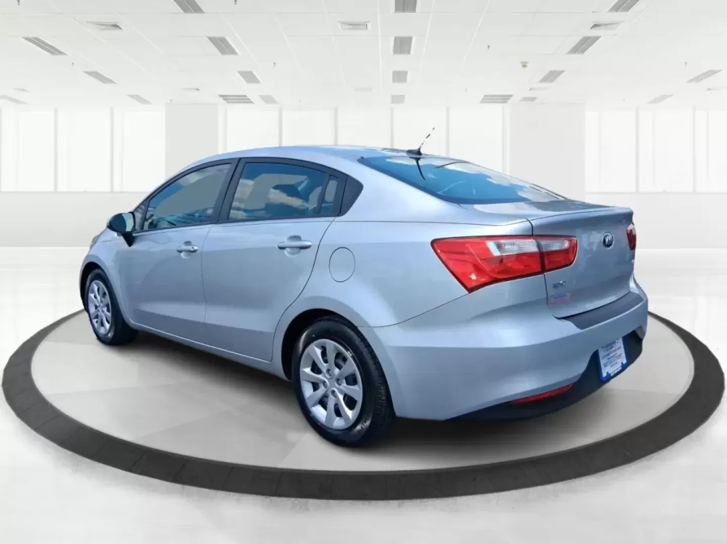 2016 Kia Rio LX (KNADM4A37G6) with an Gamma 1.6L I-4 gasoline direct injection engine, located at 1184 Kauffman Ave, Fairborn, OH, 45324, (937) 908-9800, 39.807072, -84.030914 - ### Discover Freedom and Reliability with the 2016 Kia Rio LX at Advantage Car and Credit!<br /> <br /> Are you in search of a reliable, budget-friendly vehicle that supports your active lifestyle? Look no further! The 2016 Kia Rio LX is the perfect companion for daily commuting, family adventures, - Photo#4