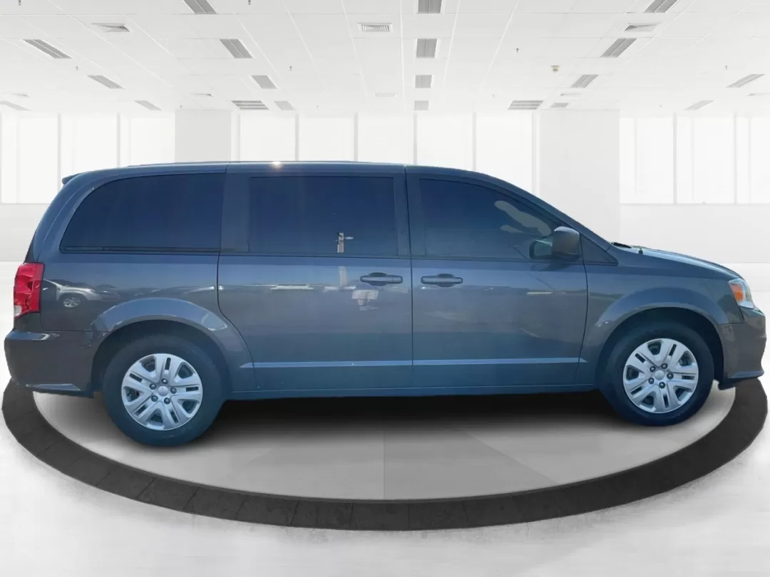 2018 Dodge Grand Caravan SE (2C4RDGBG5JR) with an Pentastar 3.6L V-6 DOHC engine, located at 880 E. National Road, Vandalia, OH, 45377, (937) 908-9800, 39.891918, -84.183594 - **Explore the Open Road in Style with the 2018 Dodge Grand Caravan Perfect for Families on the Go!**<br /> <br /> Are you searching for a reliable vehicle that caters to your family's needs while offering comfort and versatility? Look no further than the 2018 Dodge Grand Caravan SE, available now a - Photo#1