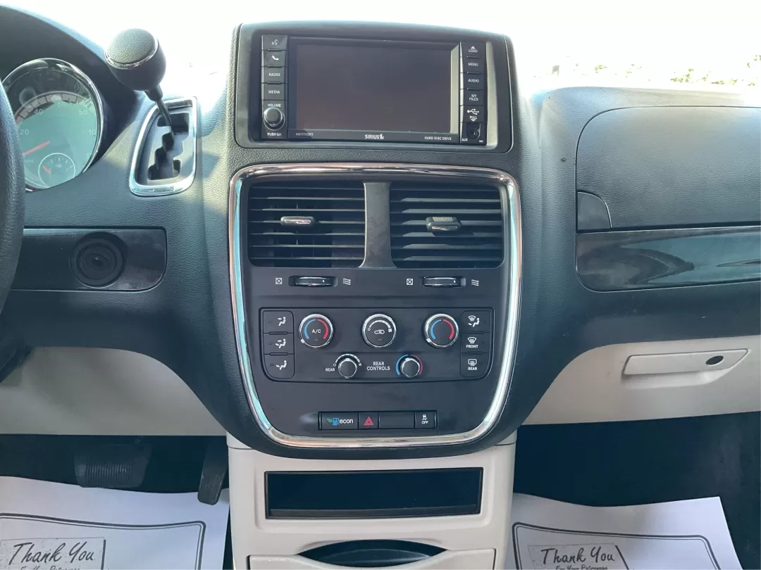 2018 Dodge Grand Caravan SE (2C4RDGBG5JR) with an Pentastar 3.6L V-6 DOHC engine, located at 880 E. National Road, Vandalia, OH, 45377, (937) 908-9800, 39.891918, -84.183594 - **Explore the Open Road in Style with the 2018 Dodge Grand Caravan Perfect for Families on the Go!**<br /> <br /> Are you searching for a reliable vehicle that caters to your family's needs while offering comfort and versatility? Look no further than the 2018 Dodge Grand Caravan SE, available now a - Photo#12
