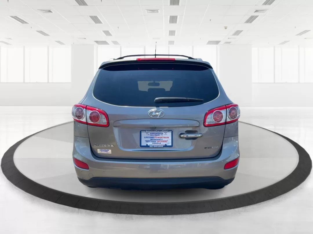 2012 Hyundai Santa Fe Limited V6 (5XYZKDAG0CG) with an 3.5L V-6 DOHC engine, located at 1184 Kauffman Ave, Fairborn, OH, 45324, (937) 908-9800, 39.807072, -84.030914 - **Elevate Your Adventures with the 2012 Hyundai Santa Fe Limited V6 at Advantage Car and Credit in Fairborn, OH!**<br /> <br /> Whether you're planning family road trips, tackling your daily commute, or seeking weekend adventures, the 2012 Hyundai Santa Fe Limited V6 is the perfect companion. With i - Photo#3