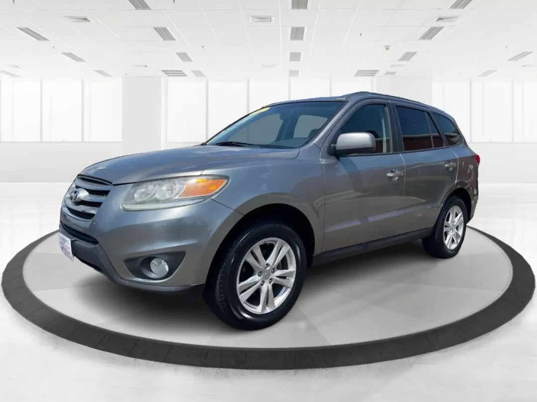 2012 Hyundai Santa Fe Limited V6 (5XYZKDAG0CG) with an 3.5L V-6 DOHC engine, located at 1184 Kauffman Ave, Fairborn, OH, 45324, (937) 908-9800, 39.807072, -84.030914 - **Elevate Your Adventures with the 2012 Hyundai Santa Fe Limited V6 at Advantage Car and Credit in Fairborn, OH!**<br /> <br /> Whether you're planning family road trips, tackling your daily commute, or seeking weekend adventures, the 2012 Hyundai Santa Fe Limited V6 is the perfect companion. With i - Photo#7