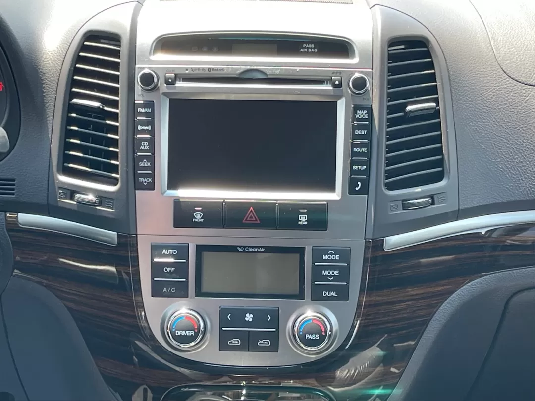 2012 Hyundai Santa Fe Limited V6 (5XYZKDAG0CG) with an 3.5L V-6 DOHC engine, located at 1184 Kauffman Ave, Fairborn, OH, 45324, (937) 908-9800, 39.807072, -84.030914 - **Elevate Your Adventures with the 2012 Hyundai Santa Fe Limited V6 at Advantage Car and Credit in Fairborn, OH!**<br /> <br /> Whether you're planning family road trips, tackling your daily commute, or seeking weekend adventures, the 2012 Hyundai Santa Fe Limited V6 is the perfect companion. With i - Photo#11